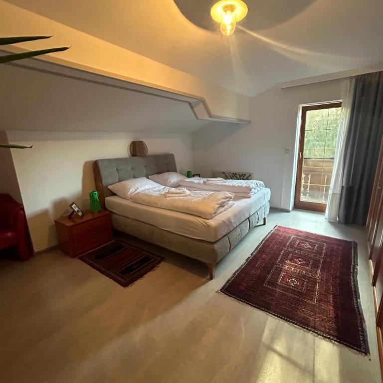Fridas Place - DER Blick über ganz Villach - 160 m2 Ferienoase - ganzes Haus bis zu 8 Personen - Haus mit 3 Schlafzimmern - 9