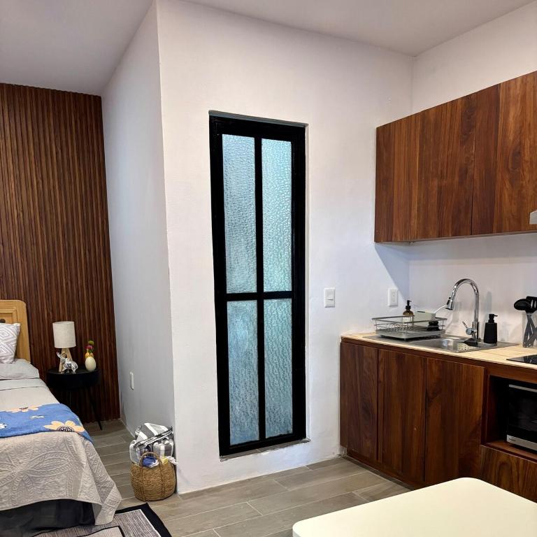 Newly renovated 2 bedroom With Patio Unit B Sleeps 4-6 - Two-Bedroom Apartment - 29