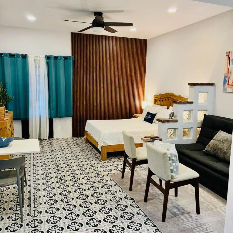 Newly renovated 2 bedroom With Patio Unit B Sleeps 4-6 - Two-Bedroom Apartment - 42