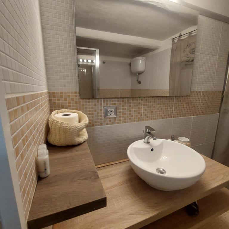 Be Blu Apartment - Apartment - 36