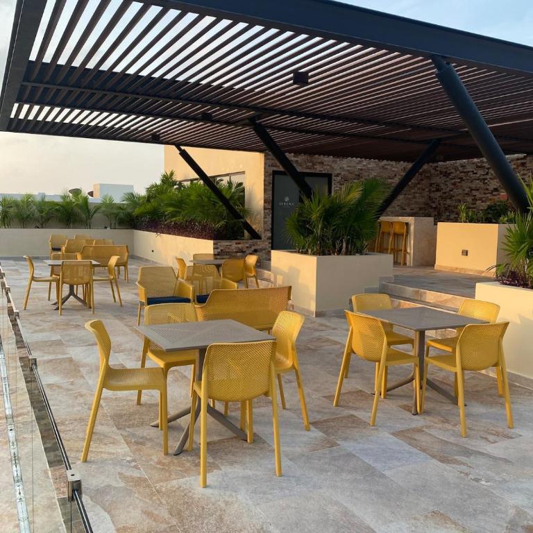 Luxury Studio Rooftop,Pool,Gym,Wifi,close to Beach - One-Bedroom Apartment - 12