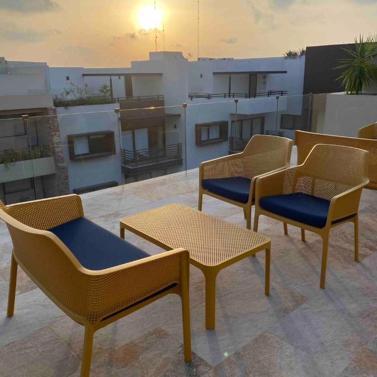 Luxury Studio Rooftop,Pool,Gym,Wifi,close to Beach - One-Bedroom Apartment - 14