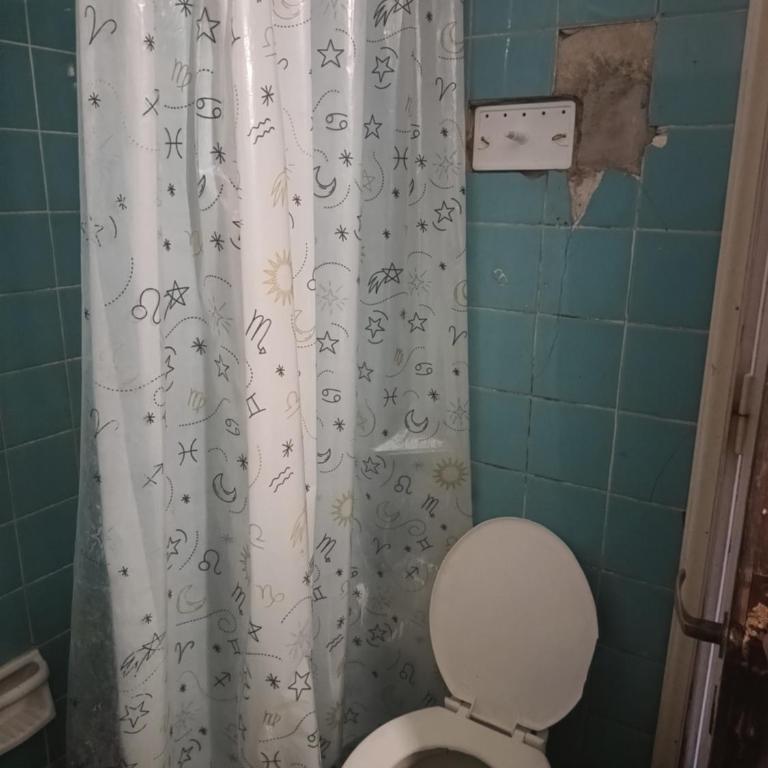 Refugio basico para hasta 10 personas - Four-Bedroom House - 12