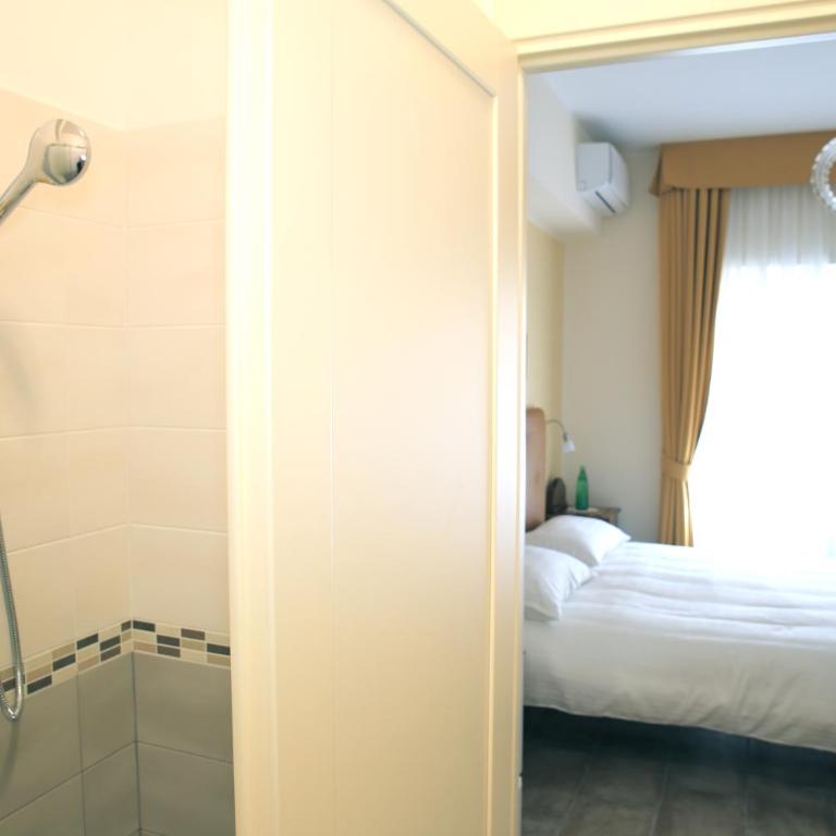 Anice Guesthouse - Camera Deluxe Matrimoniale/Doppia con Letti Singoli con Balcone - 10