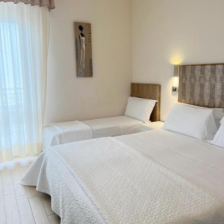 Hotel Soraya - Spiaggia Sawasdee with Beach, Restaurant & Parking - Standard Double Room - 3