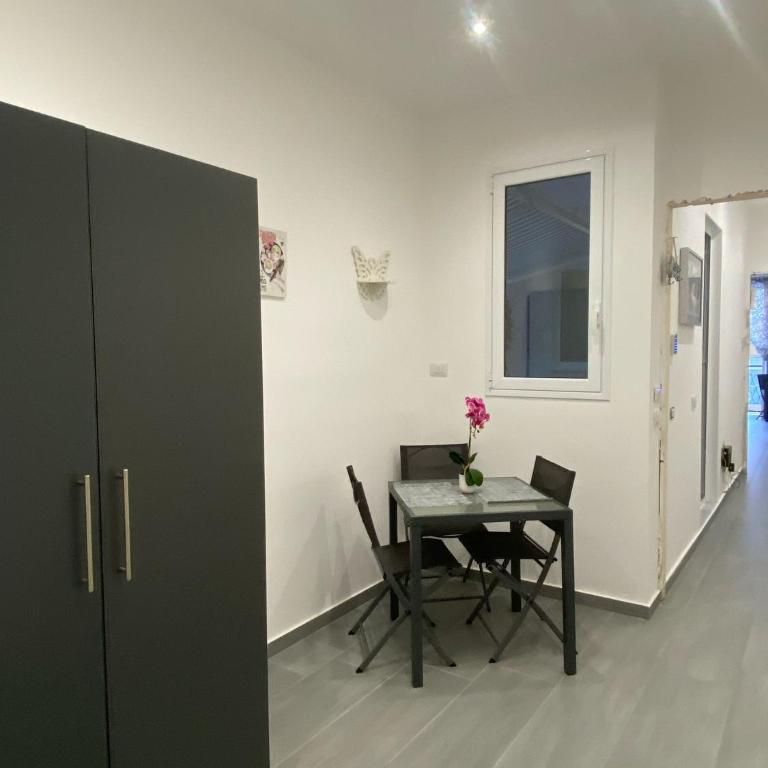 CASE VACANZE FraEmily , PALERMO - Triple Room with Private Bathroom - 6