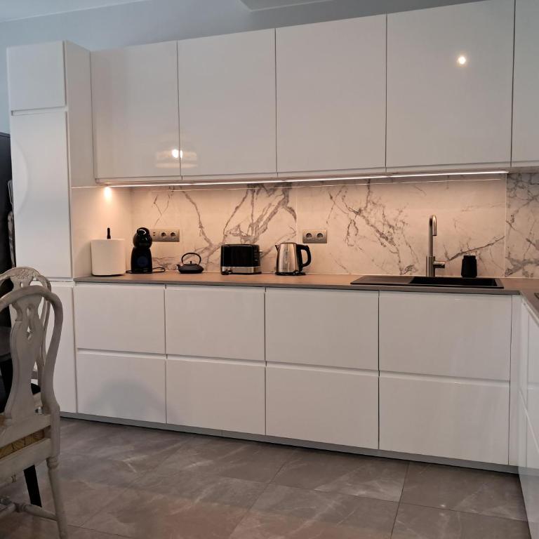Beautiful New 2BR Apartment in Golden Mile of Marbella - Two-Bedroom Apartment - 5