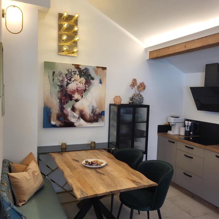 NEUERÖFFNUNG Angies Loft - Deluxe Apartment mit Dusche - 1