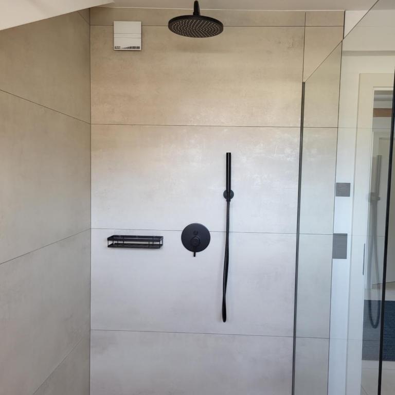 NEUERÖFFNUNG Angies Loft - Deluxe Apartment mit Dusche - 37