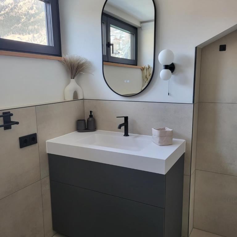 NEUERÖFFNUNG Angies Loft - Deluxe Apartment mit Dusche - 46