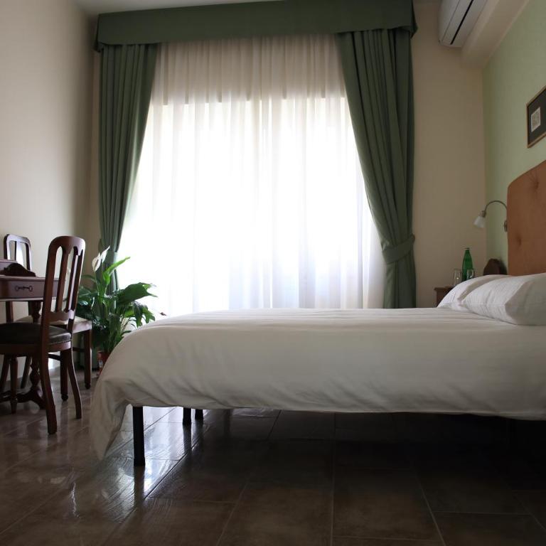 Anice Guesthouse - Camera Matrimoniale Deluxe con Balcone - 7