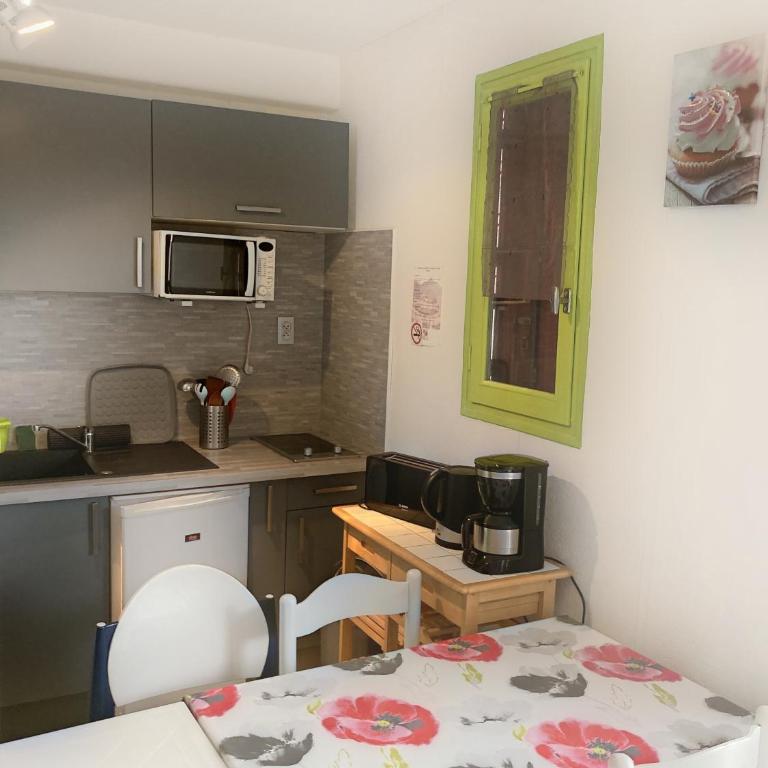 Dans une station thermale, Studio dans résidence avec ascenseur - Appartement 1 Chambre - 9