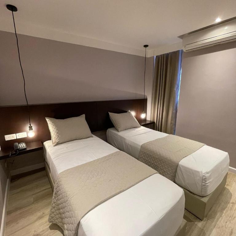 Hotel Grand Galaxie - Deluxe King Room - 9