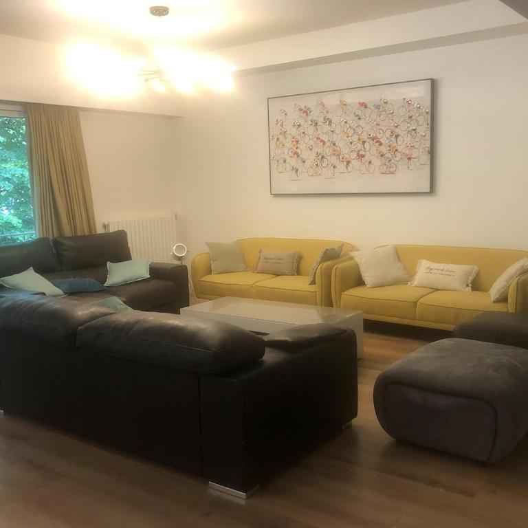 Appartement 220m2 15P avec Sauna, hyper center Luchon - Five-Bedroom Apartment - 1
