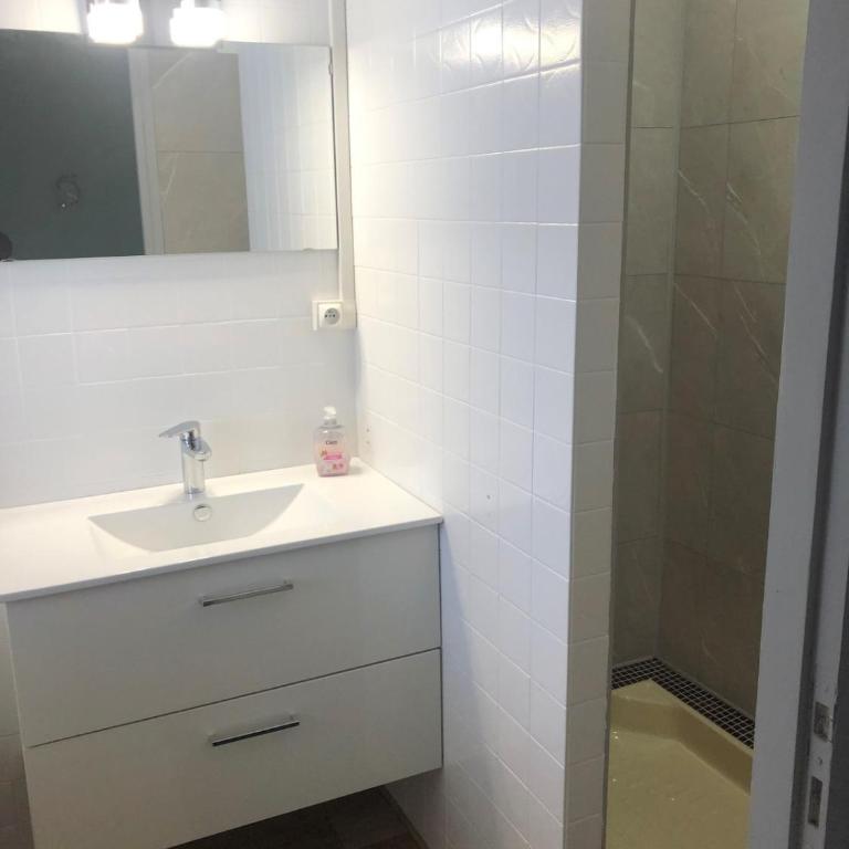 Appartement 220m2 15P avec Sauna, hyper center Luchon - Five-Bedroom Apartment - 23