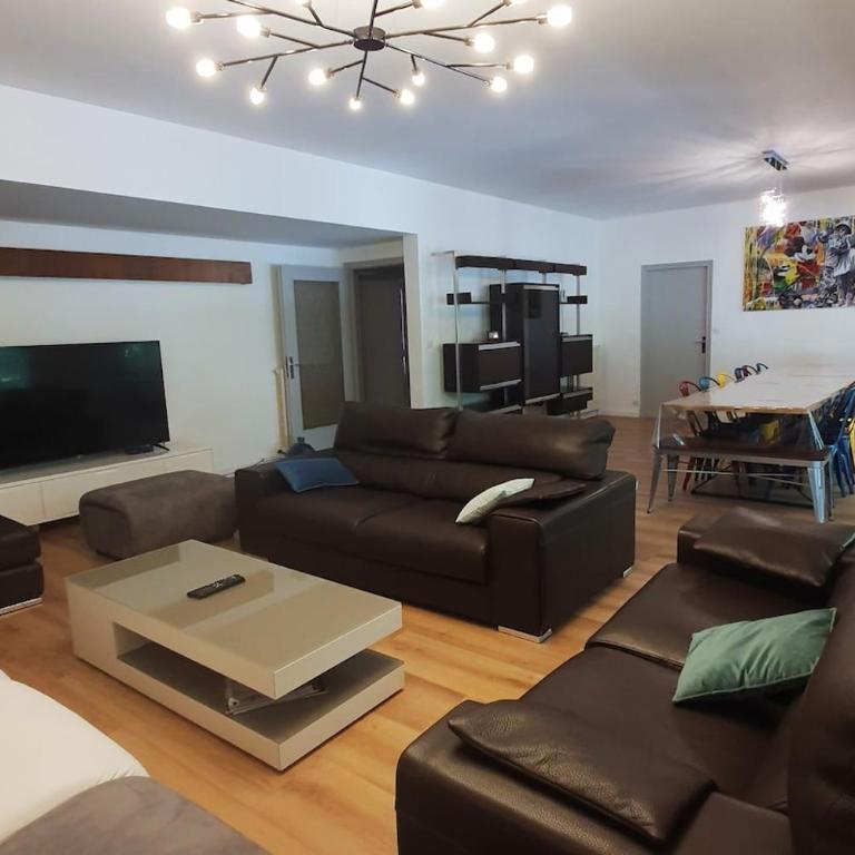 Appartement 220m2 15P avec Sauna, hyper center Luchon - Five-Bedroom Apartment - 24