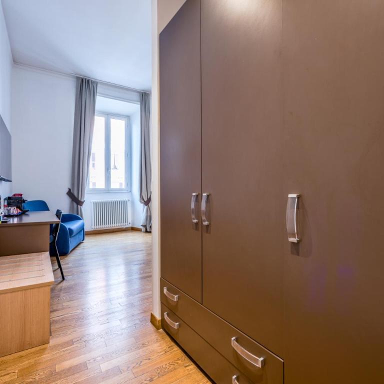 Rome Armony Suites - Camera King Deluxe - 8