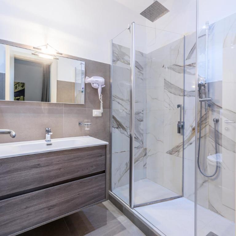 Rome Armony Suites - Camera King Deluxe - 9