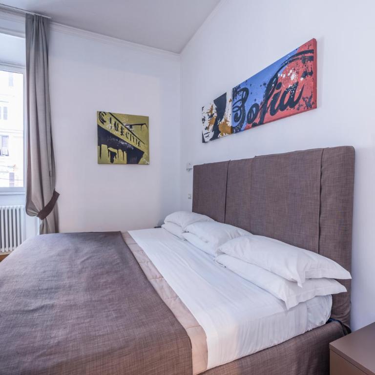 Rome Armony Suites - Camera King Deluxe - 17