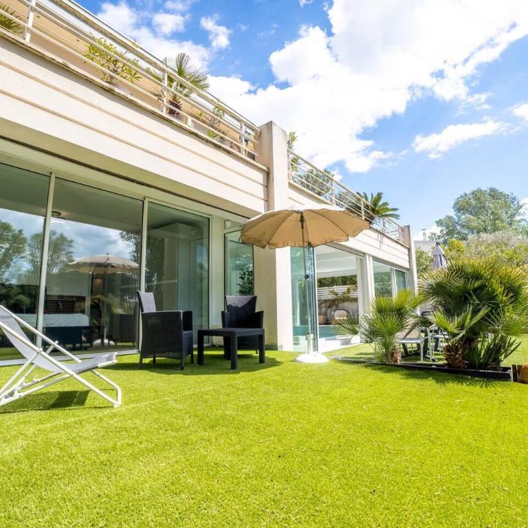 Logement de Prestige avec piscine Vue sur le Golf de la Grande Motte - Villa - 31