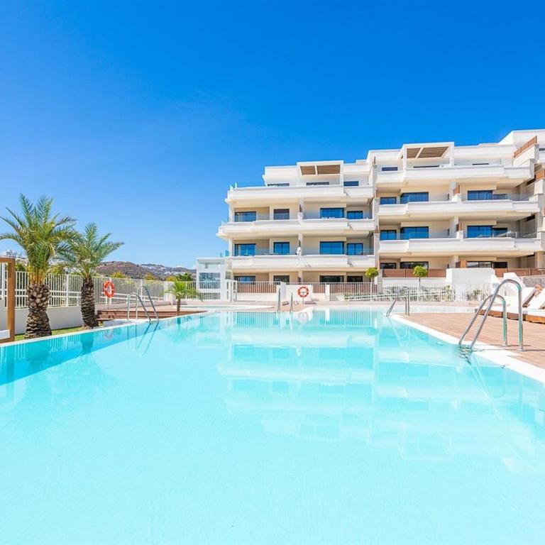 Panoramic views & walk to beach! - Apartamento de 2 dormitorios - 17