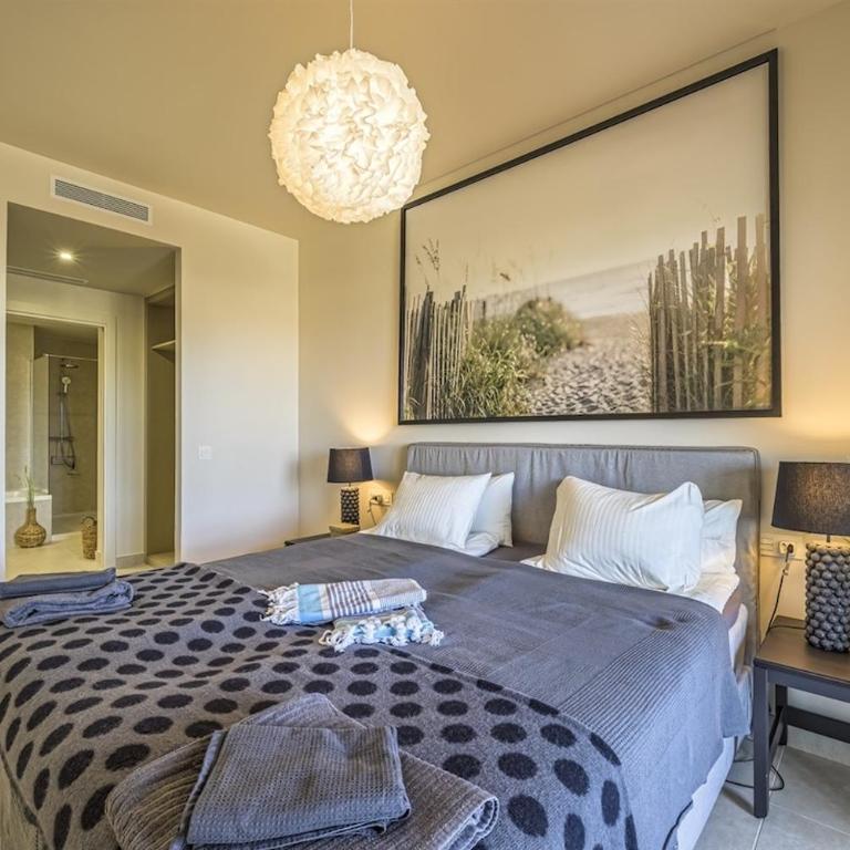 Panoramic views & walk to beach! - Apartamento de 2 dormitorios - 20