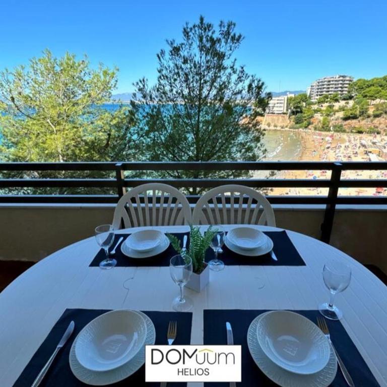 DOMuum Holidays - HELIOS - Three-Bedroom Apartment - Oceanfront - 2