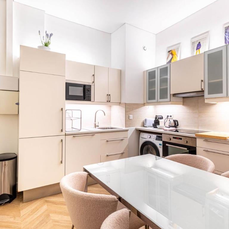 GuestReady - Chic and central near attractions - Apartment - 13