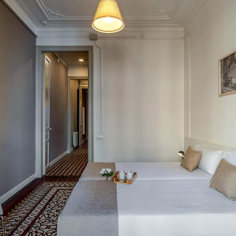 AB Bailen Apartments - Four-Bedroom Apartment with balcony - 16