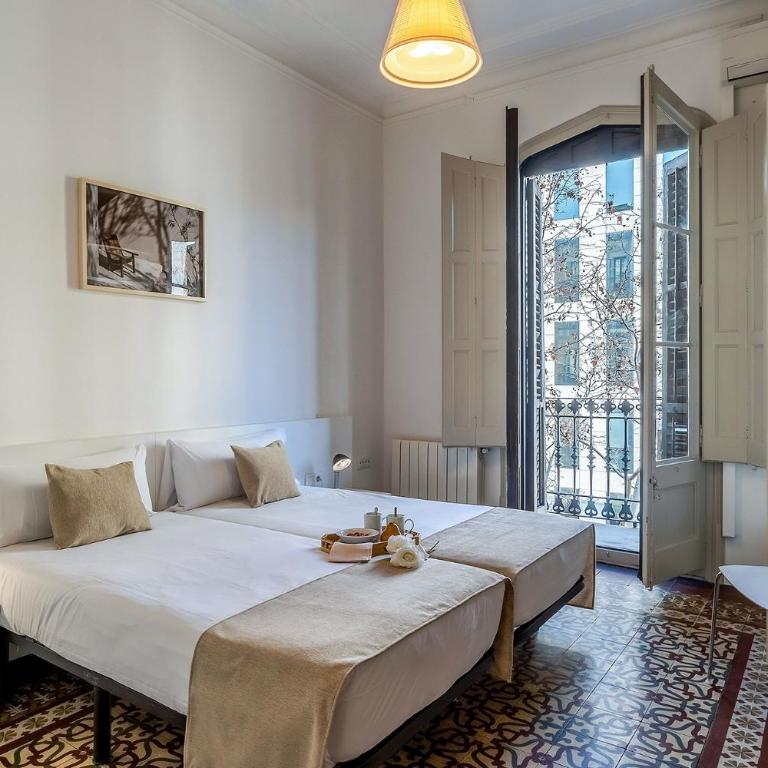 AB Bailen Apartments - Four-Bedroom Apartment with balcony - 19