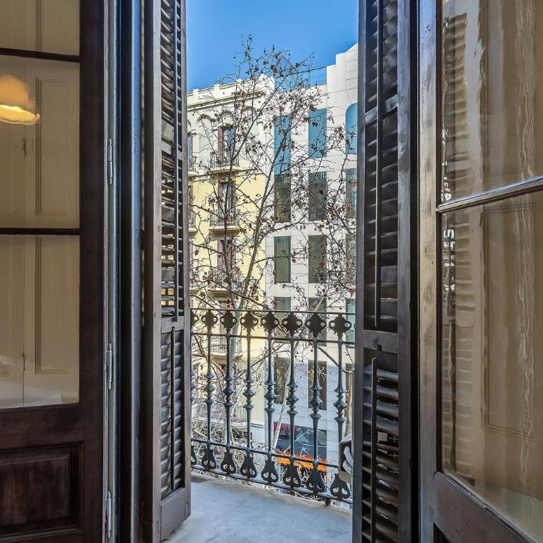 AB Bailen Apartments - Four-Bedroom Apartment with balcony - 20