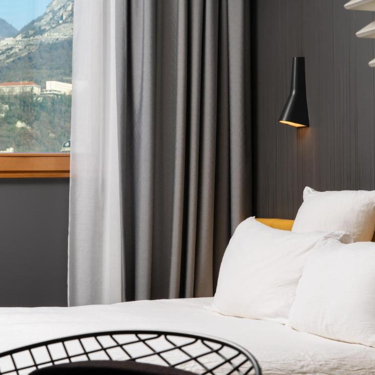 OKKO Hotels Grenoble Centre - Chambre Classique - Vue sur Montagnes - 3