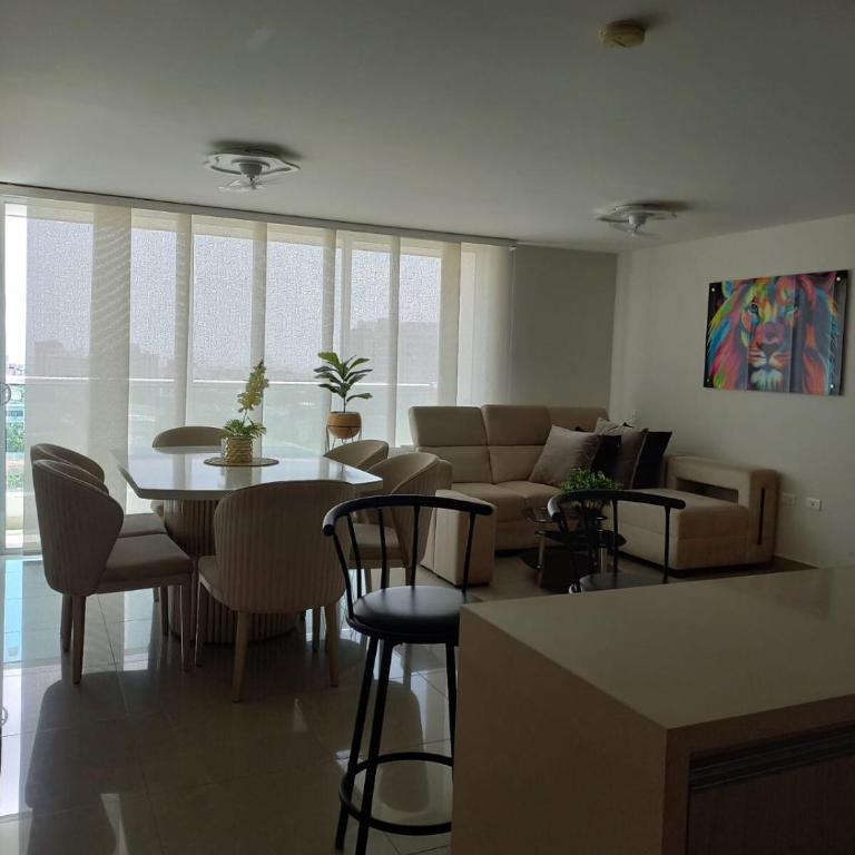 Luxury Apto in Los Alpes - Two-Bedroom Apartment - 3