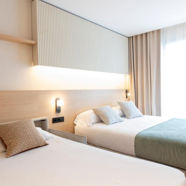 Aparthotel Atenea Calabria - Superior Quadruple Room - 4