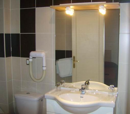 Hôtel de l'Aveyron - Suite (4 Personnes) - 3