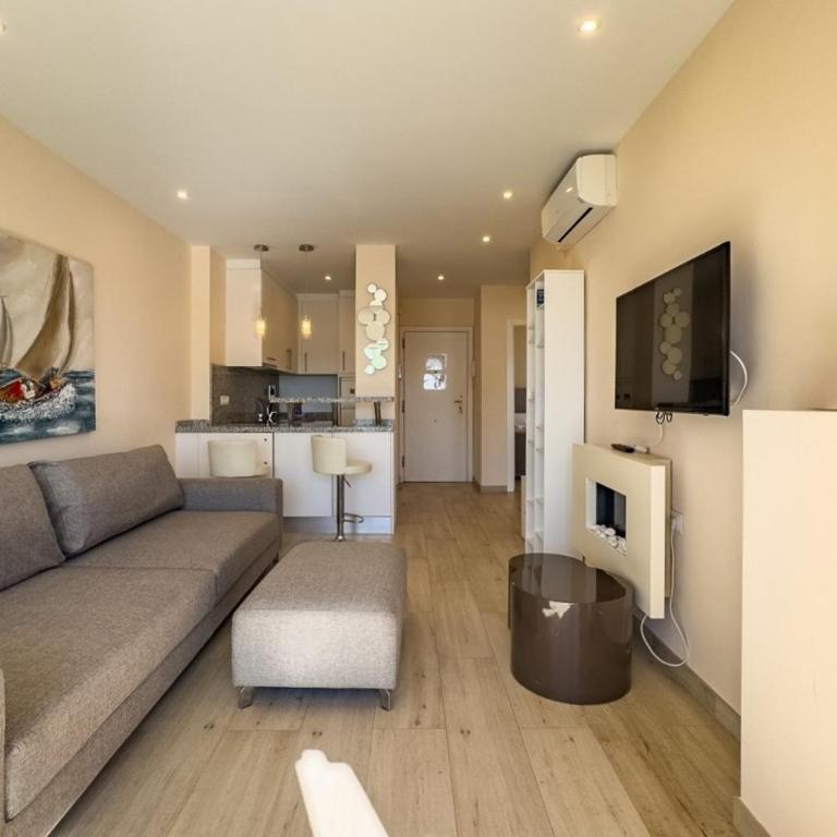 Diana 108 Frontal sea views 2 Bedrooms - Two-Bedroom Apartment - 5