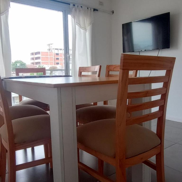 Departamento LA FAMILIA con Cochera segundo piso x escaleras - Apartamento de 1 dormitorio - 25