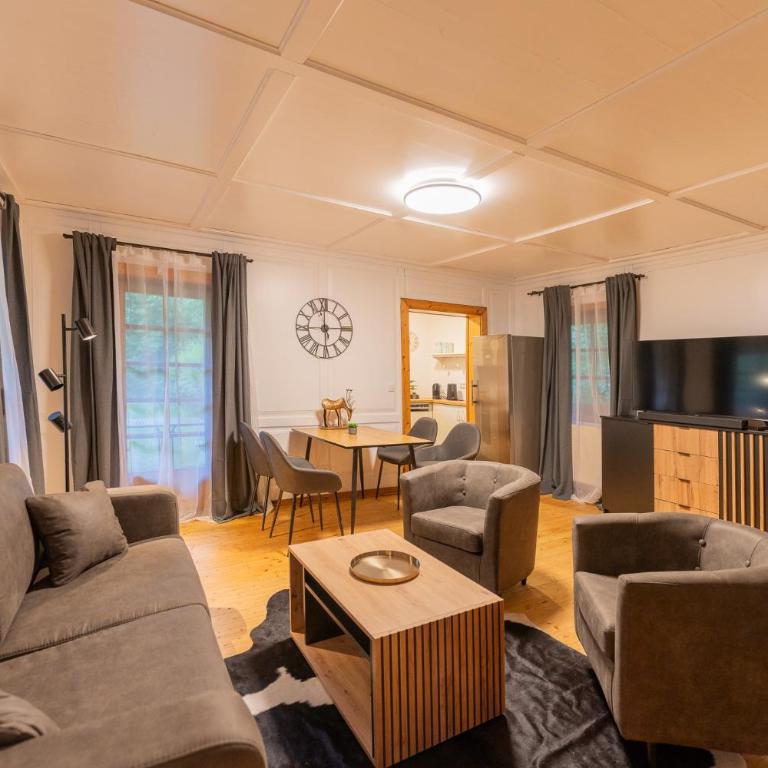 Schmuckes Geräumiges Haus mit Garten in Graz für bis zu 8 Gäste Ideal für Familien und Gruppen - Ferienhaus - 11