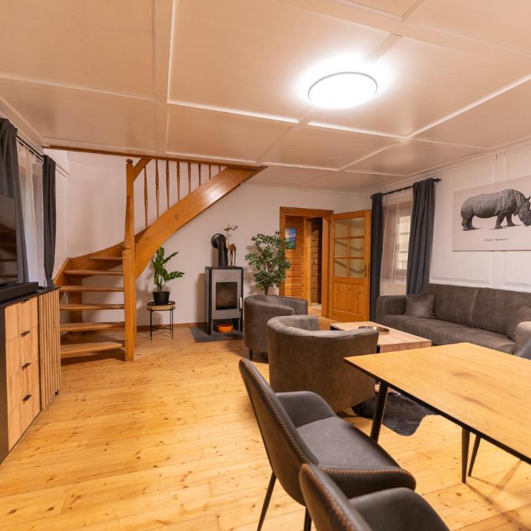 Schmuckes Geräumiges Haus mit Garten in Graz für bis zu 8 Gäste Ideal für Familien und Gruppen - Ferienhaus - 15