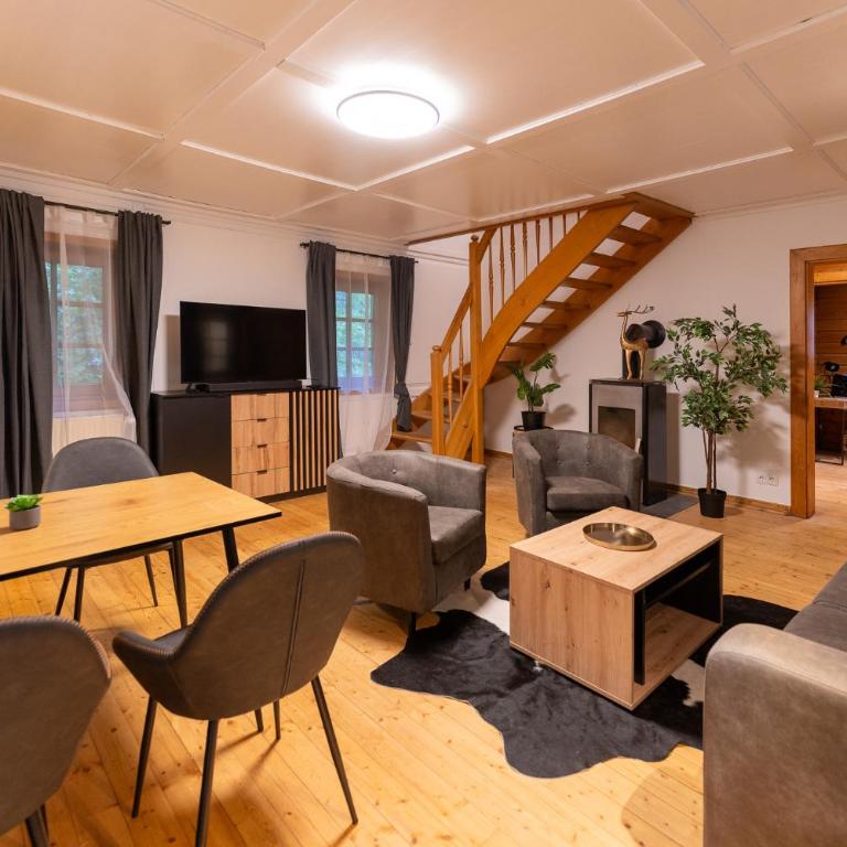 Schmuckes Geräumiges Haus mit Garten in Graz für bis zu 8 Gäste Ideal für Familien und Gruppen - Ferienhaus - 16
