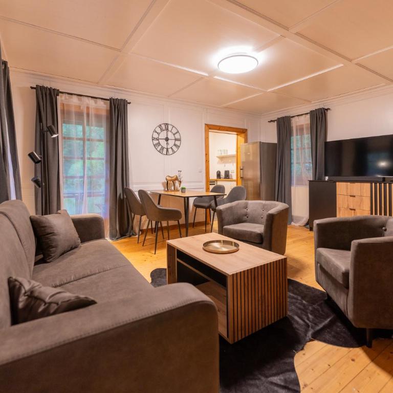 Schmuckes Geräumiges Haus mit Garten in Graz für bis zu 8 Gäste Ideal für Familien und Gruppen - Ferienhaus - 2