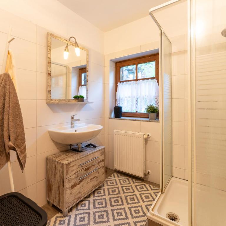 Schmuckes Geräumiges Haus mit Garten in Graz für bis zu 8 Gäste Ideal für Familien und Gruppen - Ferienhaus - 22