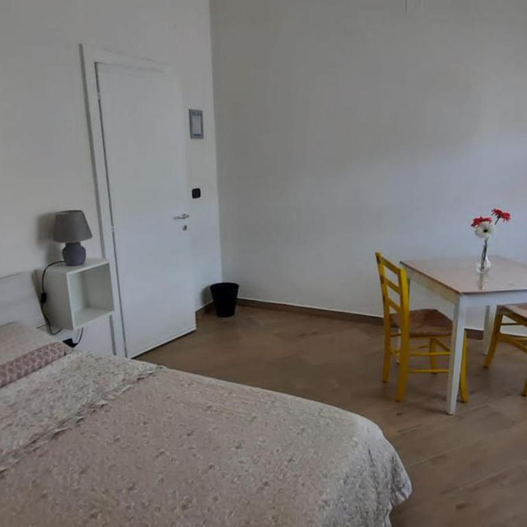 Casatua - Triple Room with Private Bathroom - 3
