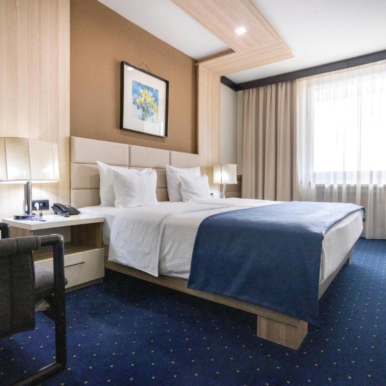 Hotel Holiday - Standardna Soba sa King-sajz Krevetom - 3