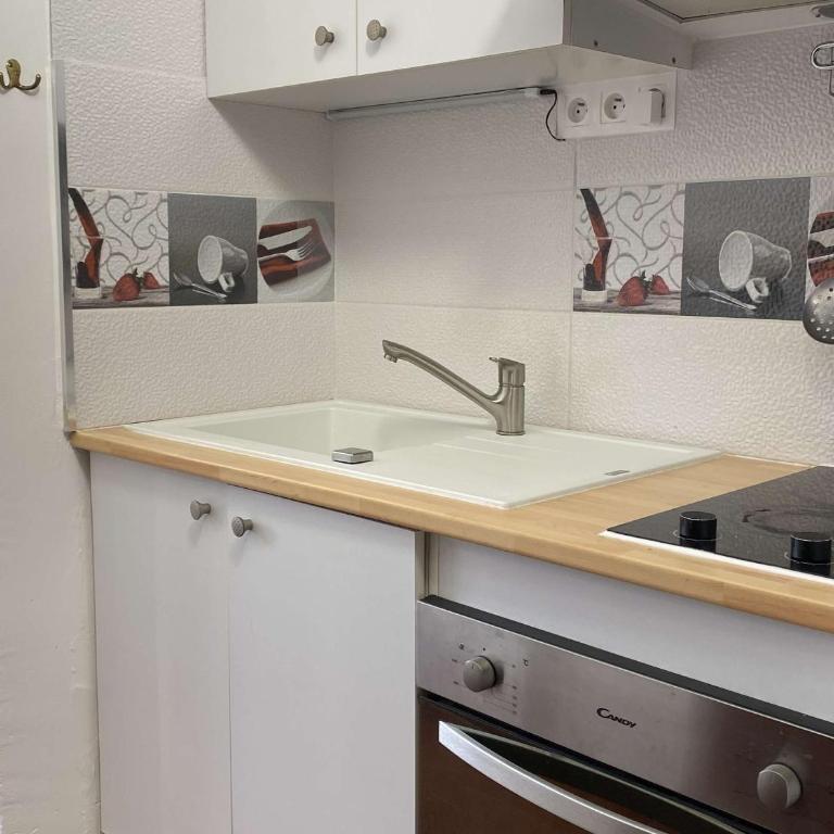 Appartement T2 avec Wifi, Proche Thermes et Commodités, Parking, Classé 2 Étoiles - FR-1-553-235 - Apartment - 3