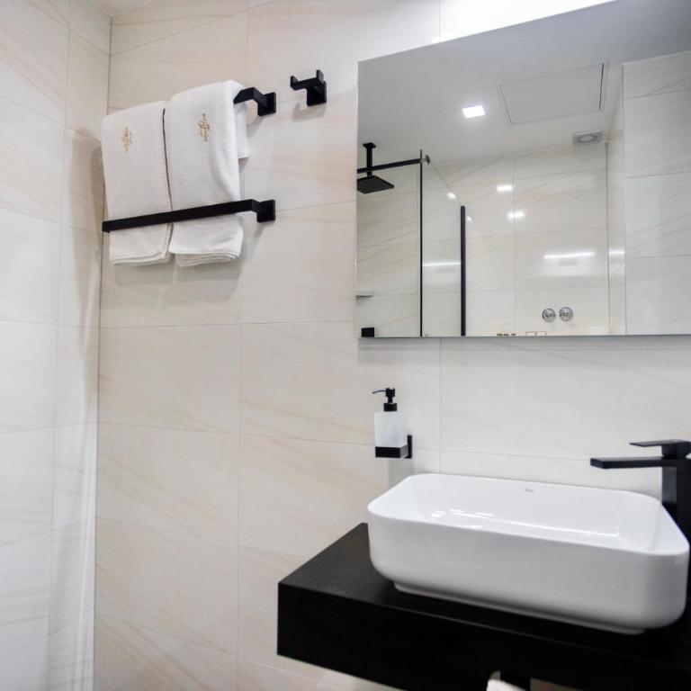 Hotel Holiday - Superior Soba s King-sajz Krevetom - 7