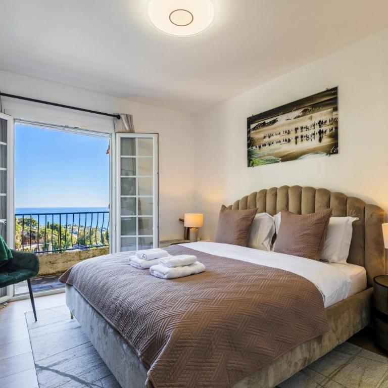 Elegance, serenite et vue exeptionnelle sur la rade - Hébergement Maison Deluxe 4 Chambres - Côté Océan - 8