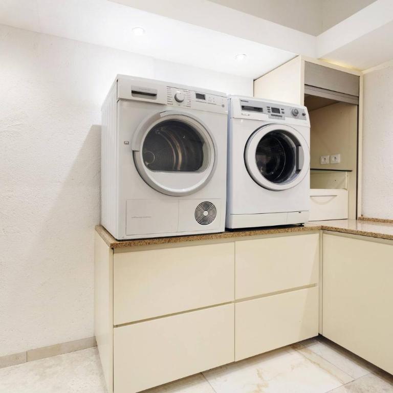 Elegance, serenite et vue exeptionnelle sur la rade - Hébergement Maison Deluxe 4 Chambres - Côté Océan - 36