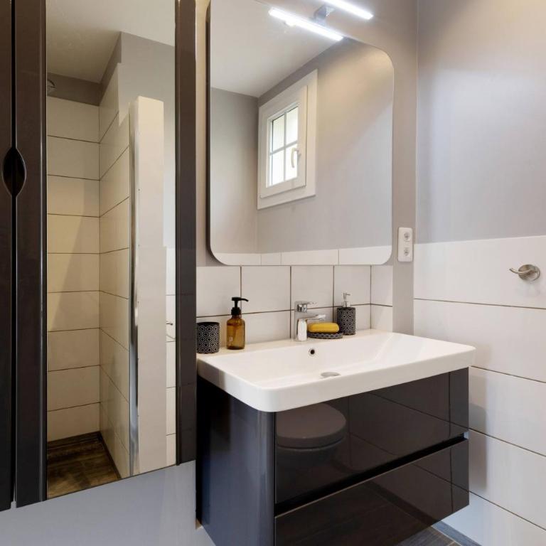 Elegance, serenite et vue exeptionnelle sur la rade - Hébergement Maison Deluxe 4 Chambres - Côté Océan - 42