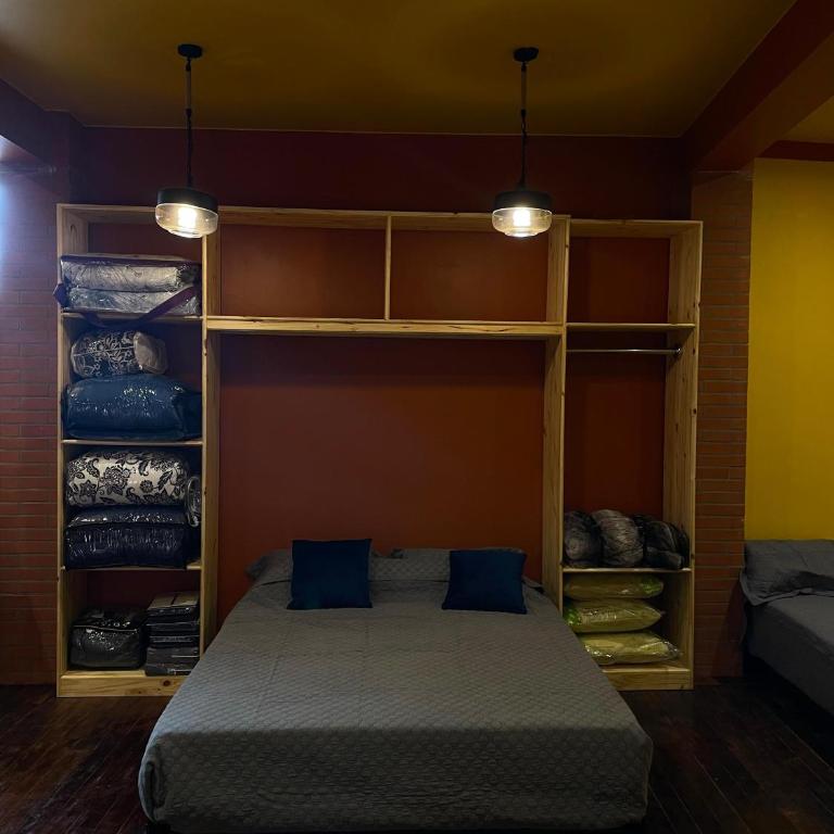 Estudio en calle Colonial - One-Bedroom Apartment - 2